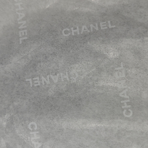 ⛔️SOLD!⛔️New Chanel Nail & Lipstick Gift Set! - Picture 10 of 13